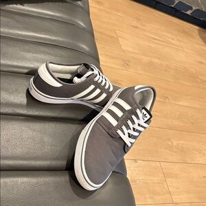 Adidas Seeley Size 12